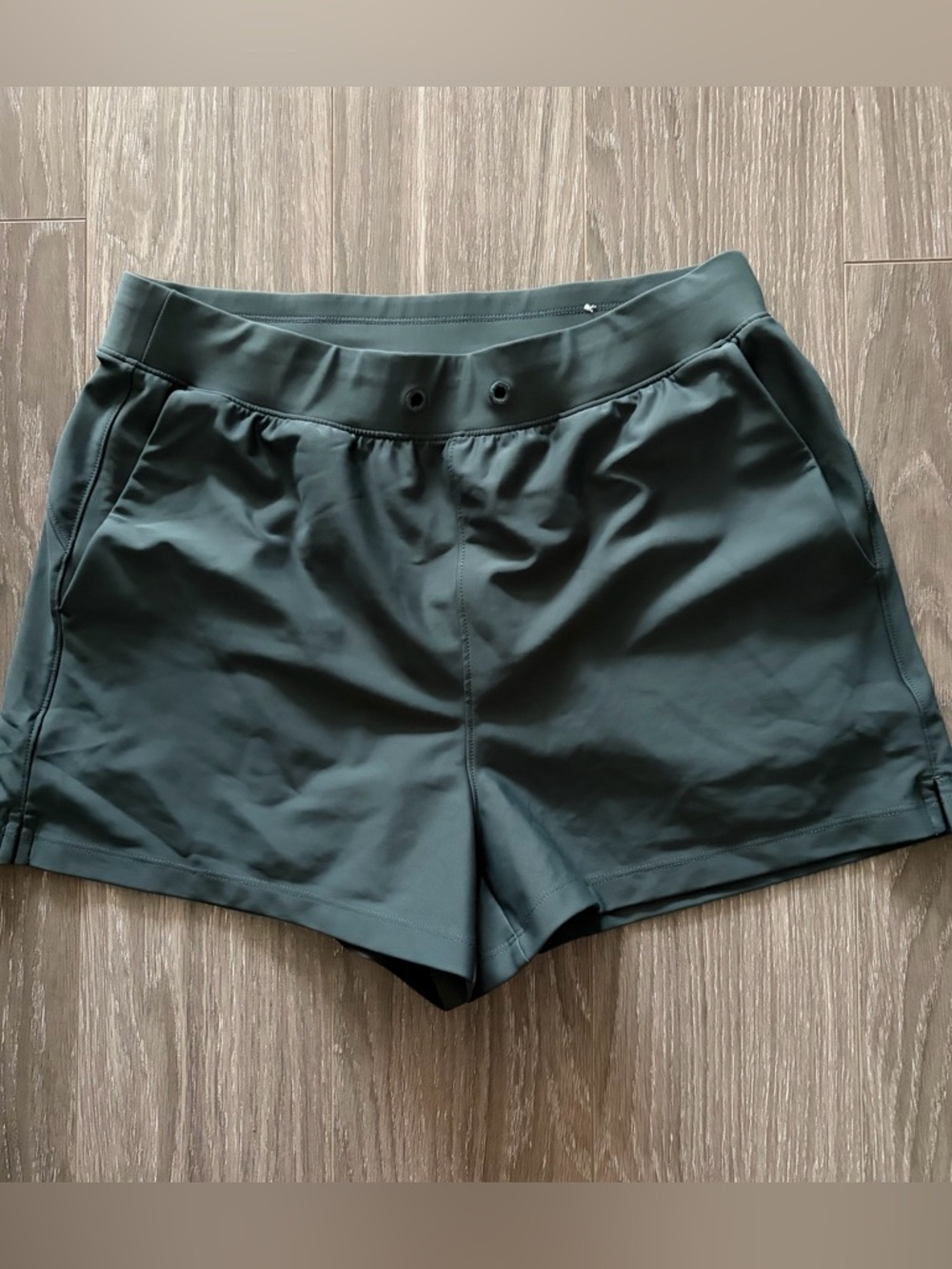 Old Navy Powersoft Green Active Shorts Size Medium